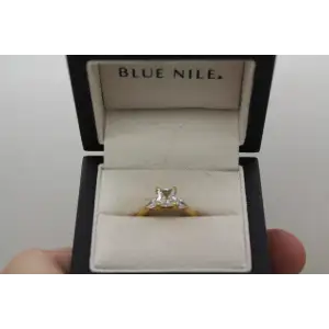 BLUE NILE 18k Y.G. BRILLIANT CUT 1.11ct DIAMOND w/ acc. 1.35ctw size 6.5