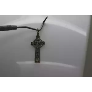 Signed HMH .925 S.S. WAY OF SORROWS IRISH CELTIC CROSS Pendant