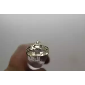 .925 S.S. CLADDAGH IRISH TRINITY KNOT BAND ring size. 8
