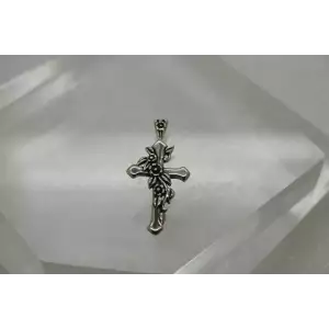 Vintage SC .925 Sterling Silver FLORAL VINE design CROSS pendant