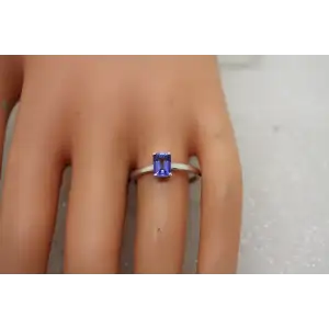 ILIANA 18k W.G. Emerald Cut TANZANITE SOLITAIRE ring size 9
