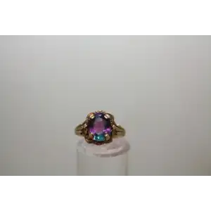 Signed BDA 10k Y.G. SIMULATED PURPLE STONE HEIRLOOM ring size 5.5