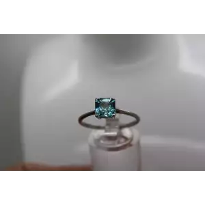 10k W.G. Square Cut BLUE TOPAZ SOLITAIRE ring size 10
