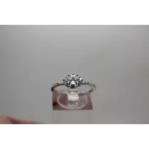 14k White Gold .70ct OVAL DIAMOND with accents ring size 8.5