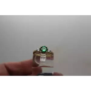 14k Yellow Gold DIAMONIQUE GREEN & WHITE CZ 3 Stone Ring size 5