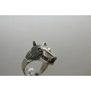 Vintage .925 S.S. DIMENSIONAL WOLF HEAD ring size 10