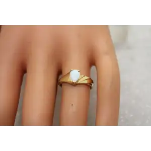 Signed 14k Y.G. TEARDROP OPAL SOLITAIRE FANCY BAND ring size 7.25
