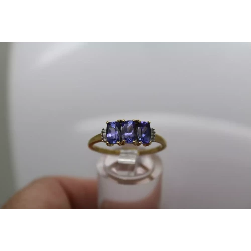 STS 14k Y.G. Emerald Cut TANZANTIE & DIAMOND Accent ring size 10.25