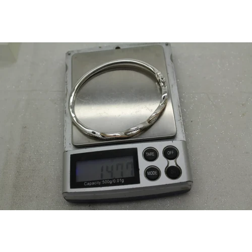 SUN .925 S.S. 10k R.G. DIAMOND TWIST DESIGN HINGED BANGLE