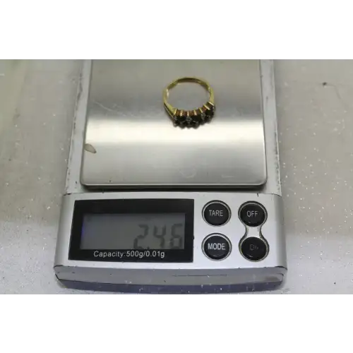 TRU-ART 14k Y.G. BLUE TOPAZ & DIAMOND BAND ring size 6