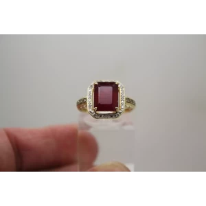 Vintage 10k Yellow Gold RUBY & DIAMOND HALO ring size 7