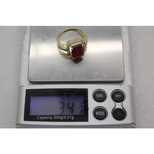 Vintage 10k Yellow Gold RUBY & DIAMOND HALO ring size 7