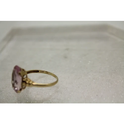 Vintage 10k Y.G. Large Oval Cut PINK TOPAZ SOLITAIRE ring size 6.5