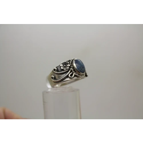 Vintage CAROLYN POLLACK .925 S.S. LAPIS LAZULI FLORAL ring size 7