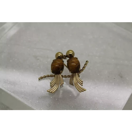 Vtg, 12k Gold filled EGYPTIAN REVIVAL SCARAB TIGERS EYE LOVEBIRDS pin