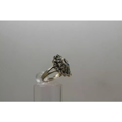 VTG. .925 S.S. BLUE TOPAZ & MARCASITE ART DECO ring size 7.25