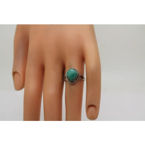 Vtg. .925 S.S. GREEN TURQUOISE ROPE DESIGN SPLIT SHANK ring size 6