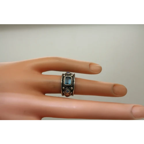 Vtg. .925 Sterling Silver BLUE TOPAZ & OPAL accent band ring size 5