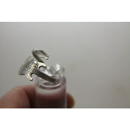 Vtg. HARD ROCK CAFE .925 S.S. GUITAR WRAP ring size 8