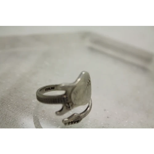 Vtg. HARD ROCK CAFE .925 S.S. GUITAR WRAP ring size 8