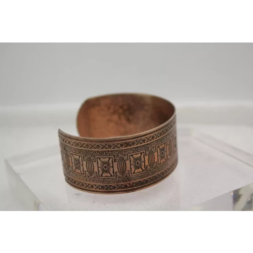 Vtg. PRESSED EMBOSSED COPPER SOUTHWESTERN FLOWER CUFF 7