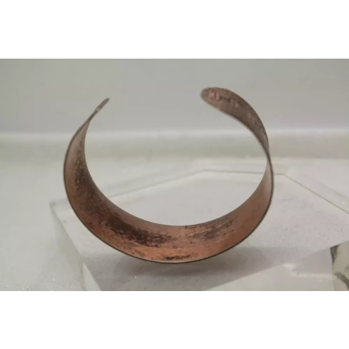 Vtg. PRESSED EMBOSSED COPPER SOUTHWESTERN FLOWER CUFF 7